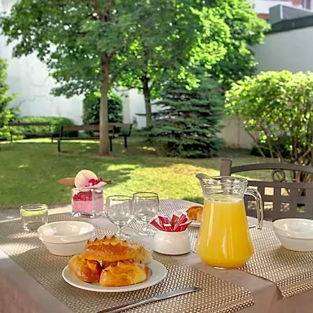 Citadines Centre 3*