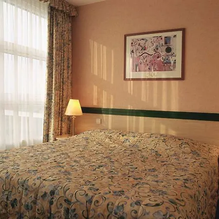 Citadines Centre 3*